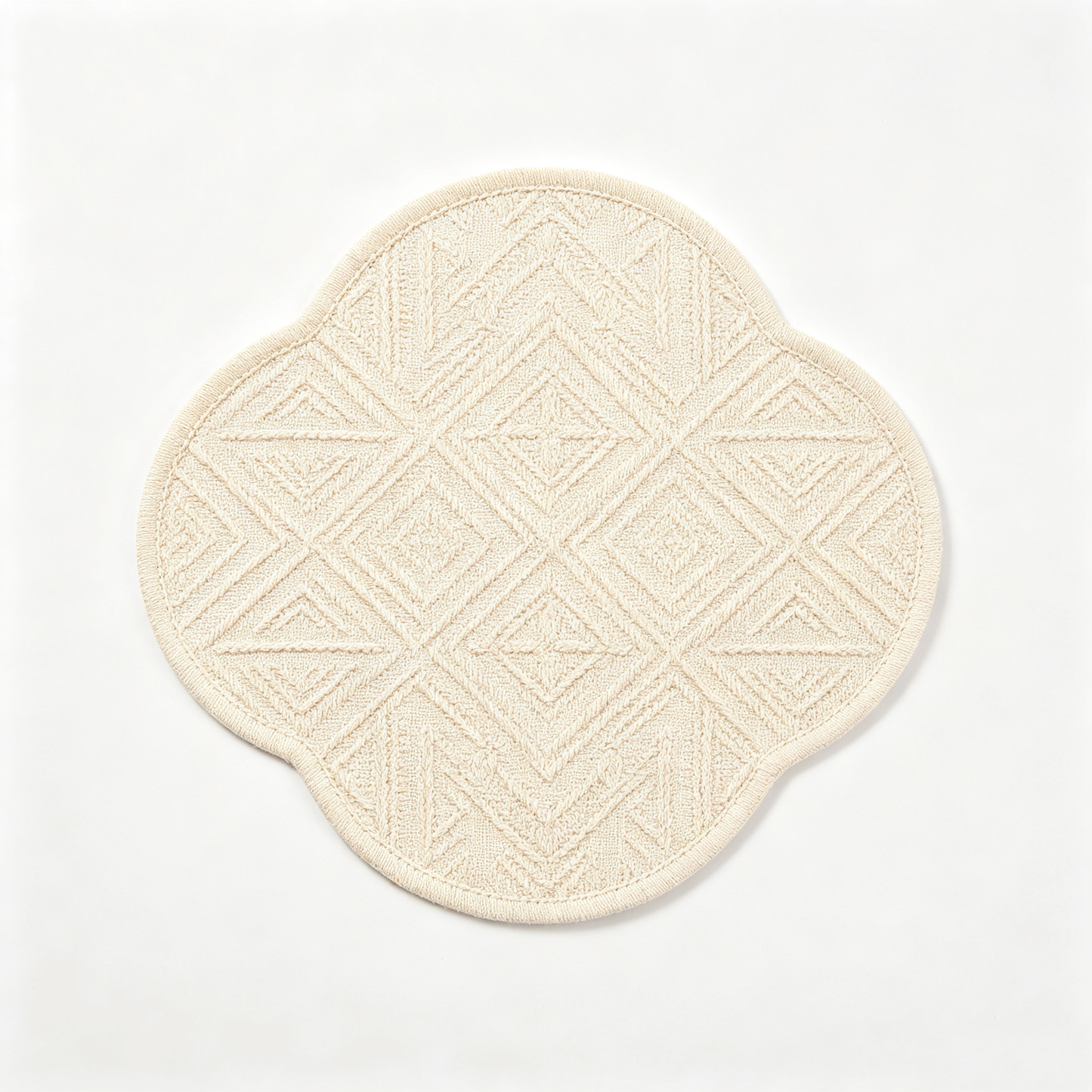 Quatrefoil Cream Embossed Diamond Placemat